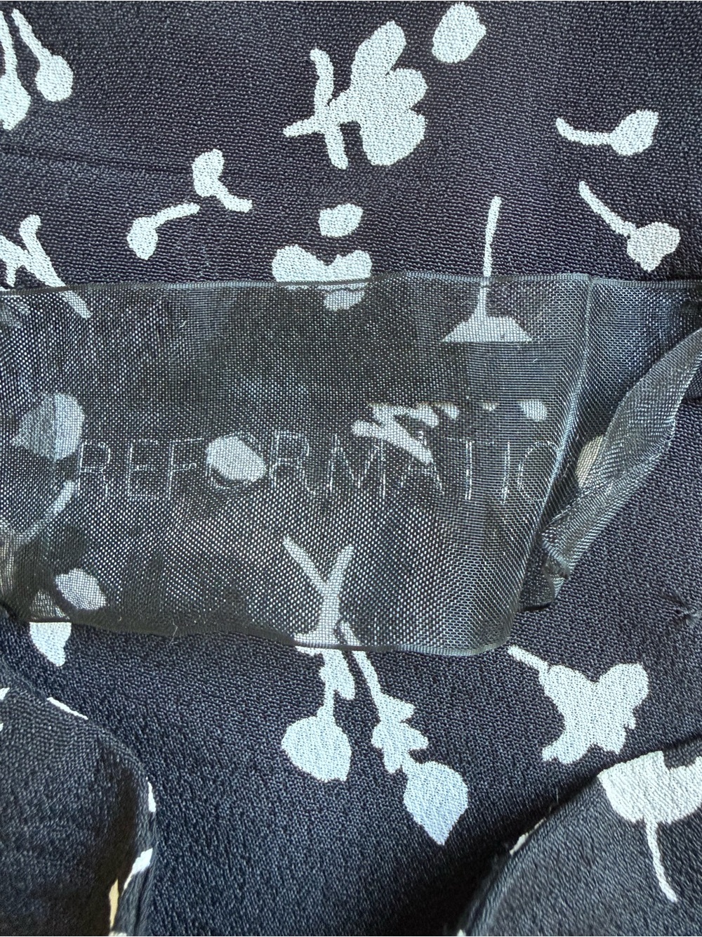 Reformation Black & White Floral Heart Mini Skirt A-Line XS 26 - Picture 4 of 4